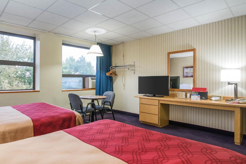 Econo Lodge Manchester Luaran gambar