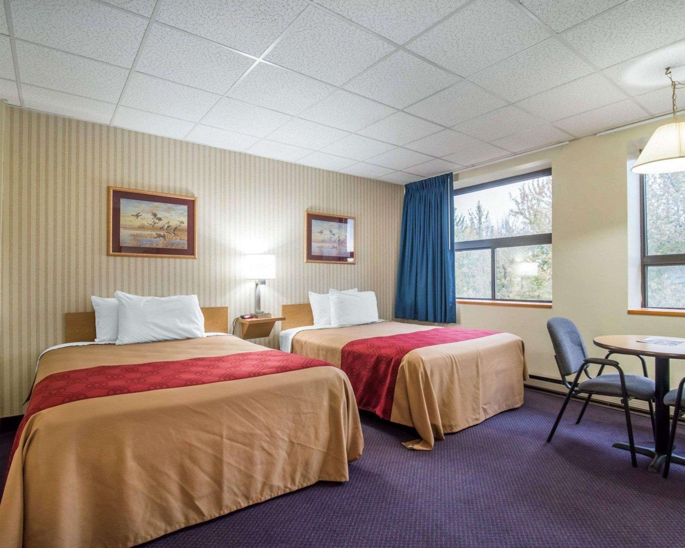 Econo Lodge Manchester Luaran gambar